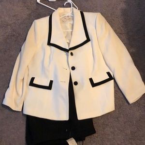 Tahari jacket and Pant Suite Set
